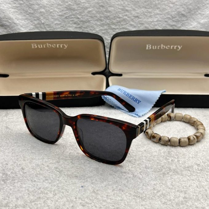 Burberry Designers (with case)