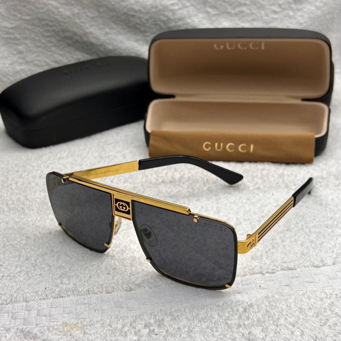 Gucci Designers (with case)