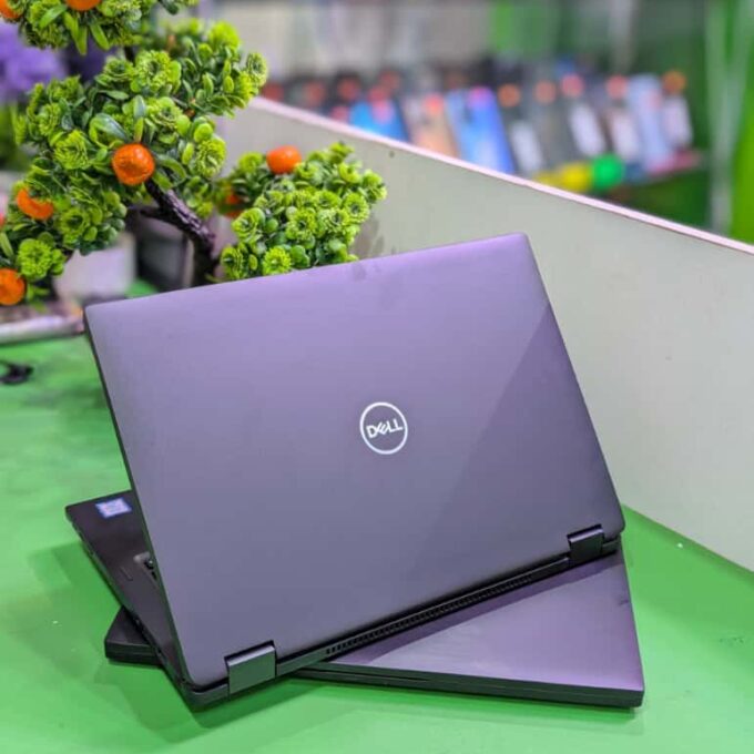 Dell latitude 7390 2in1 Corei5 8th gen  8/256gb  Touchscreen  Kbd light