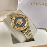 Versace chain watch (WITH CASE)