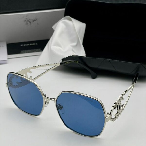 Channel,sunglasses with case