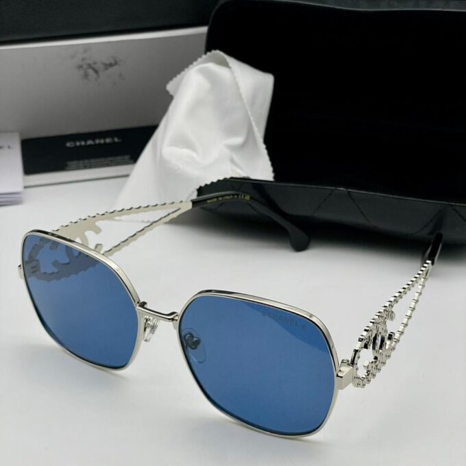 Channel,sunglasses with case