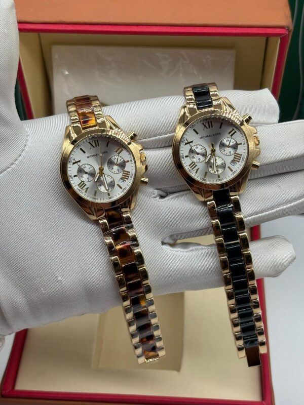 Micheal kors with case