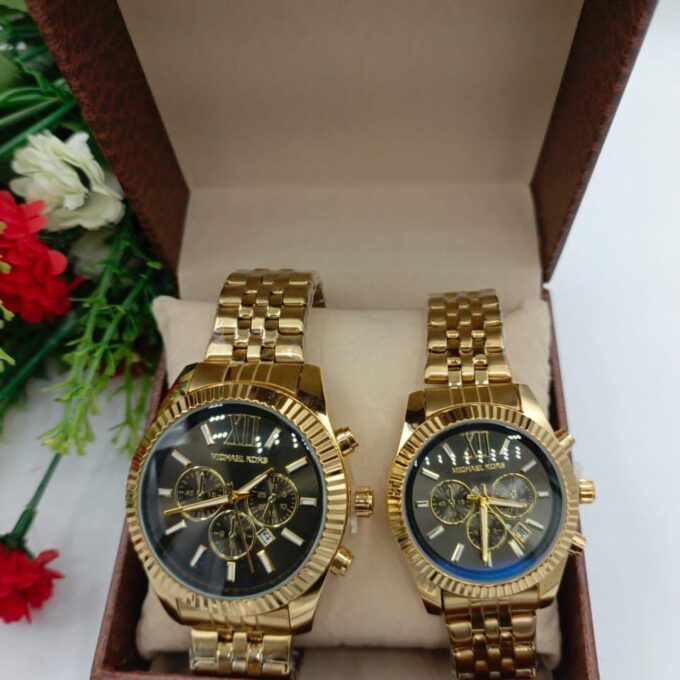 micheal kors watch (with case)